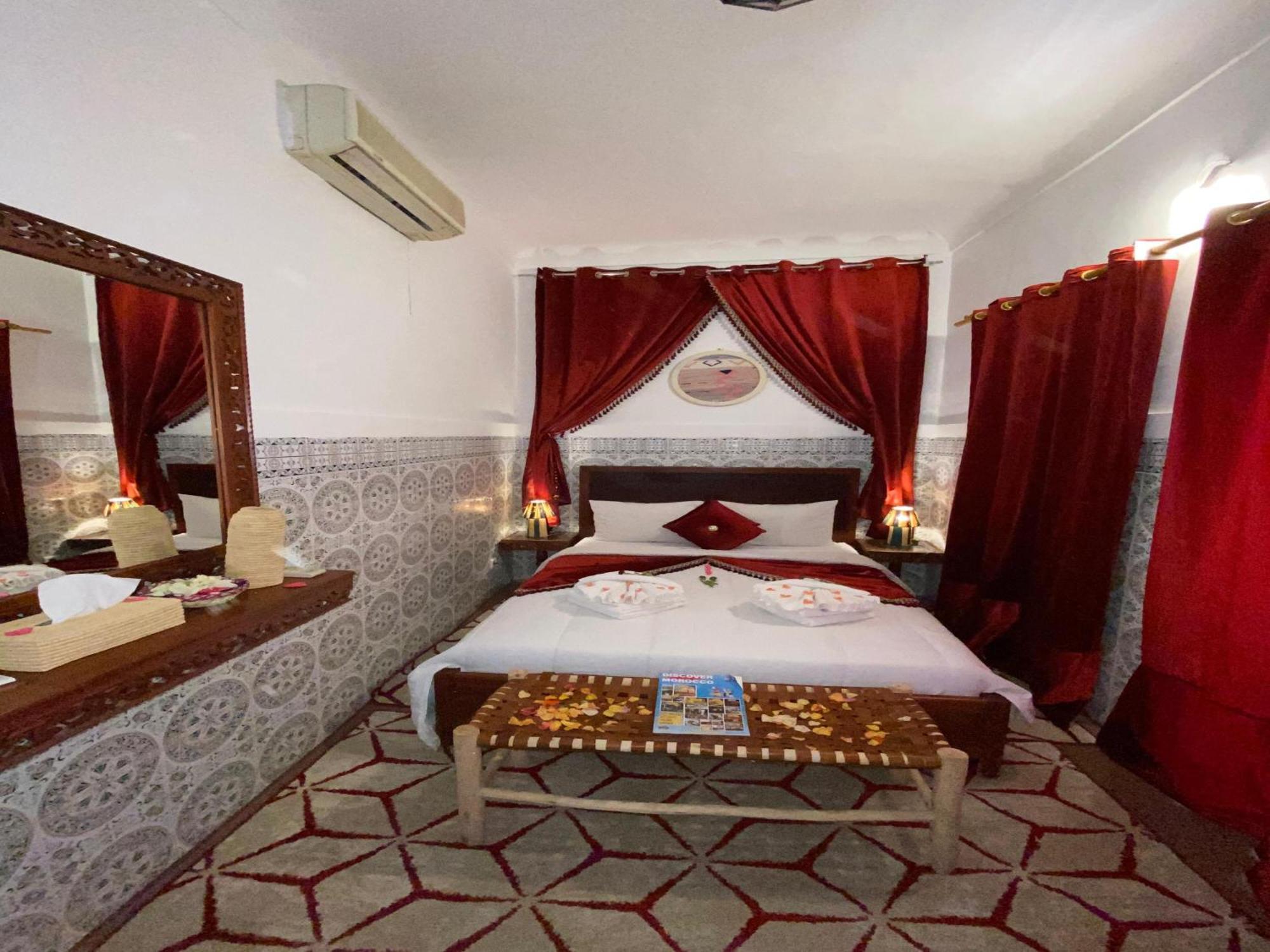 Riad Lazord De Marrakech Entier Marrakesch Exterior foto